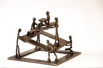  Foto: Skulptur von Gustav Duden "Pyramide"